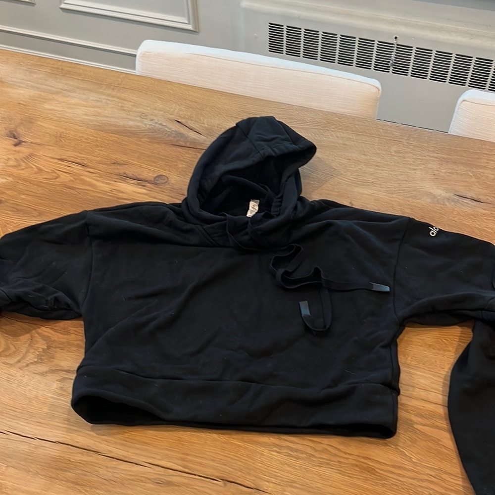 Alo cropped hoodie black
